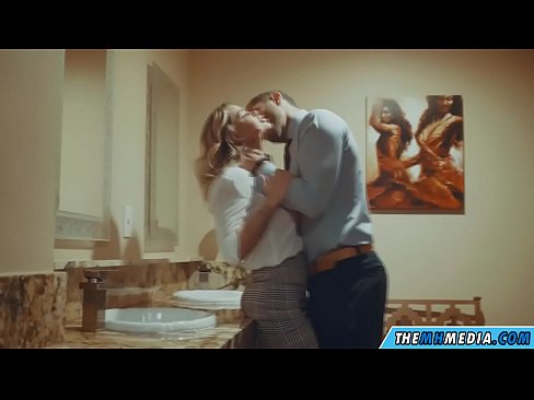 ❤️ Wanneer een rondborstige blondine je verleidt in een openbaar toilet ❤ Porno at porn nl.bestsexporno.ru ❌